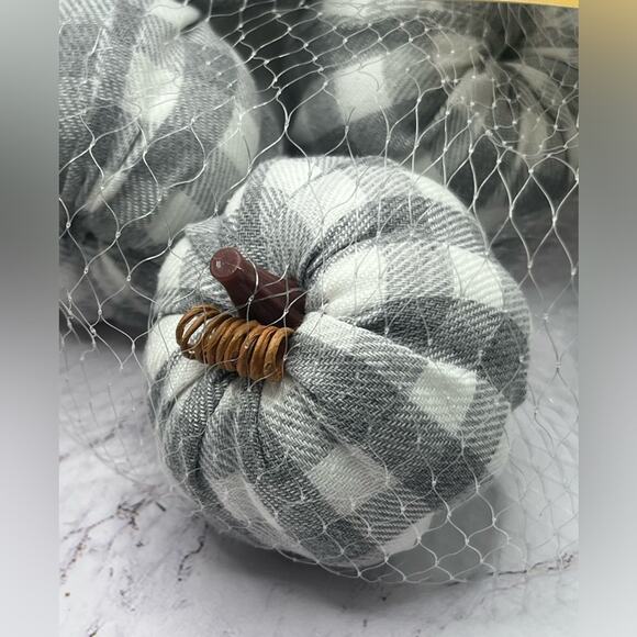 NWT mini pumpkins, 18 total - Picture 5 of 7